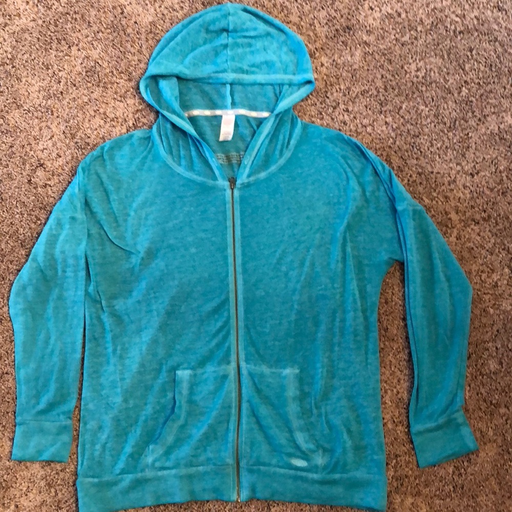 Light weight hooded jacket